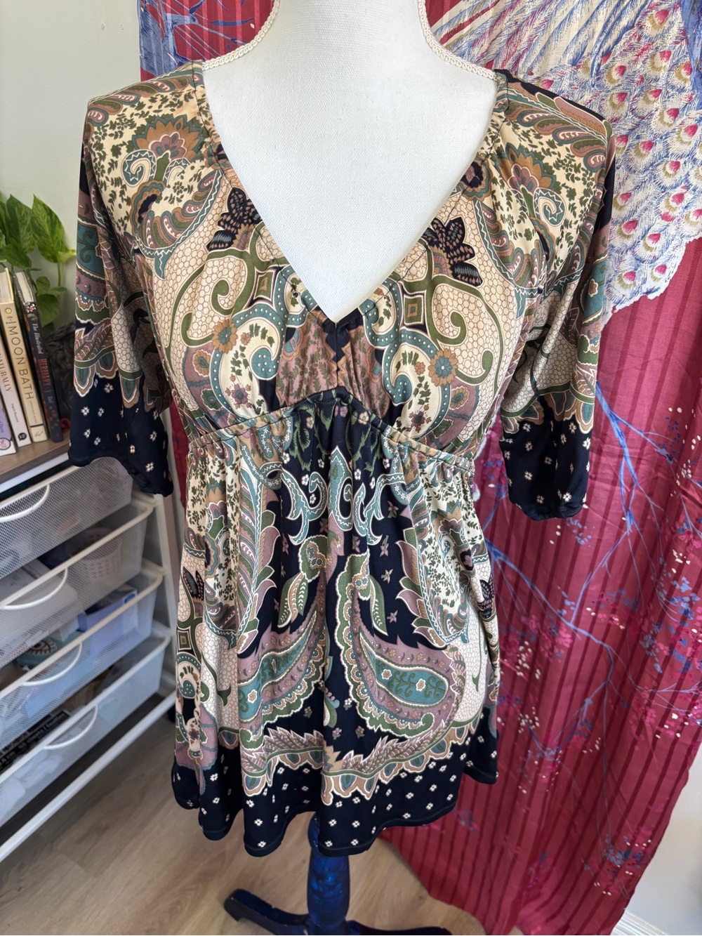 Women’s Silk V-Neck Paisley Empire Waist Top in Black and Green